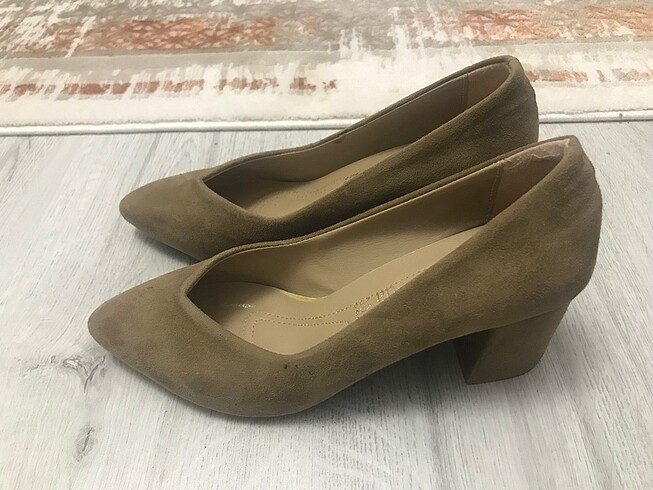 Zara Kahverengi kısa topuk süet ayakkabı