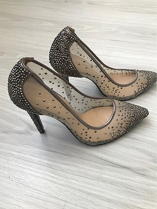 Taşlı stiletto