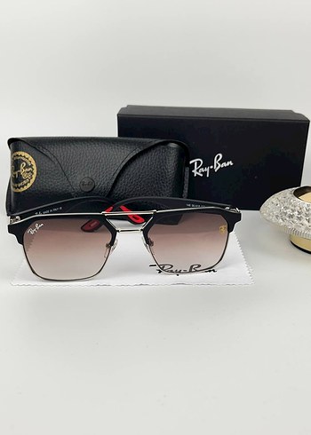 Diğer Ray-Ban Ferrari Güneş Gözlüğü