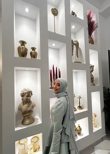 Uzun Kollu, Yüksek Yakalı Beyaz Tesettür Abiye - Görsel 4