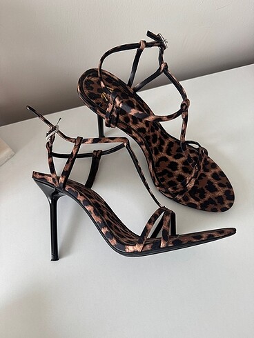 Zara leopar desenli topuklu