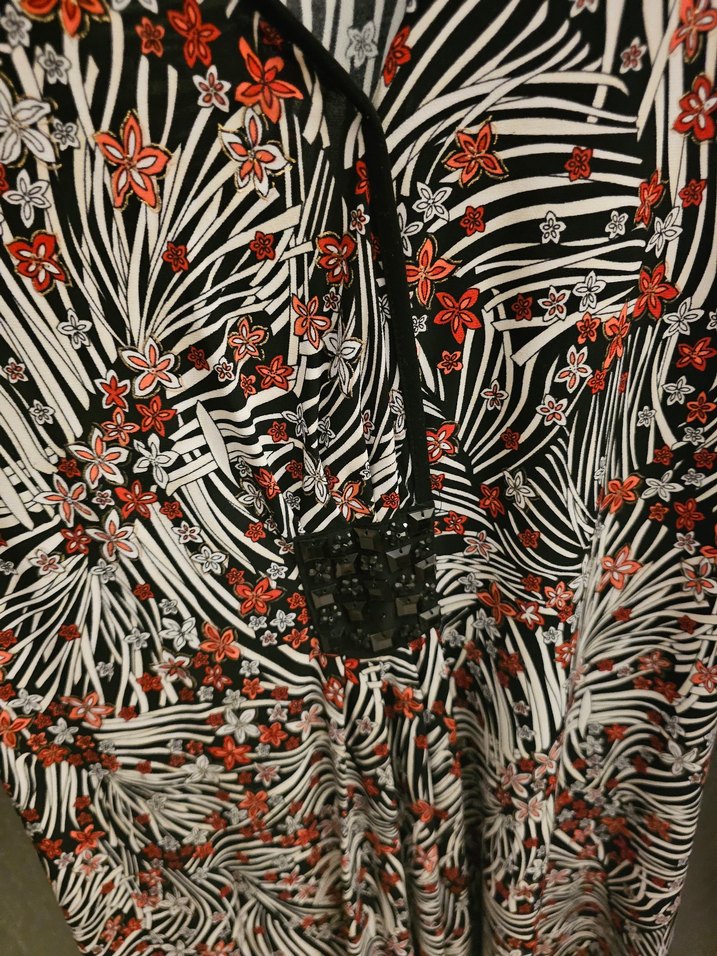 Çiçek desenli elbise - Görsel 3