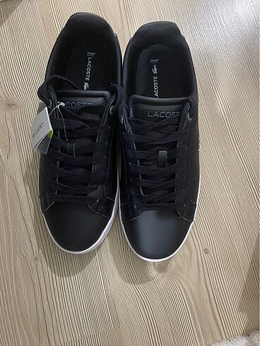 41 Beden Lacoste