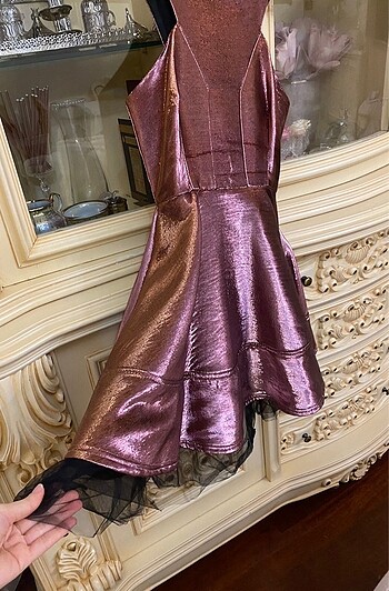 Topshop Parlak Kumaş Volanlı Şık Gece Elbisesi