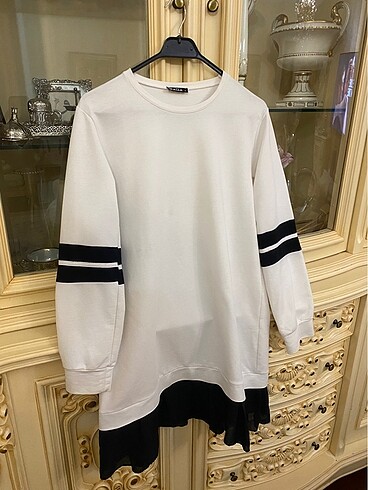 Diğer Beyaz Siyah Şeritli Sweatshirt