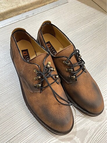 Kahverengi erkek ayakkabı