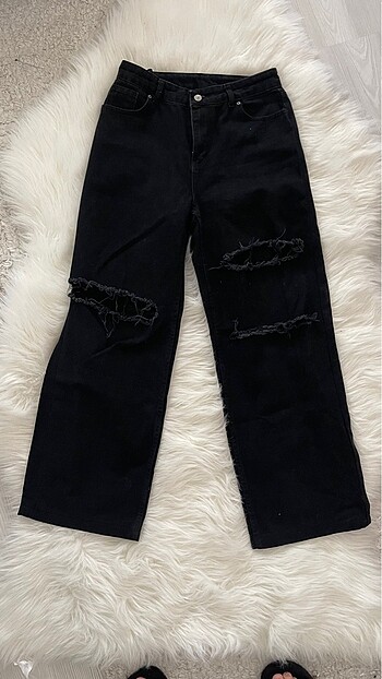 Siyah Bol Paça Yırtık Detay Palazzo Jeans