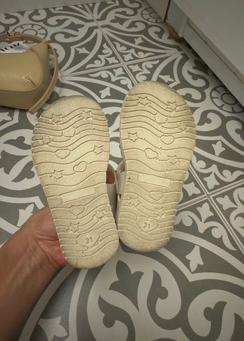 LC Waikiki Kız Çocuk Beyaz Tokalı Sandalet