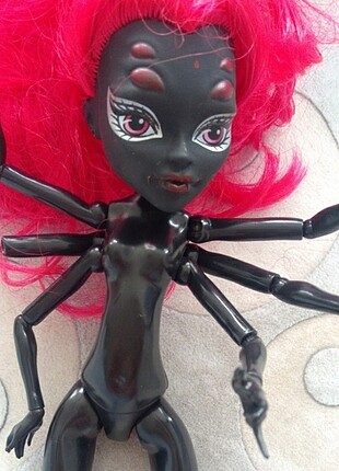 Monster high orjinal değil