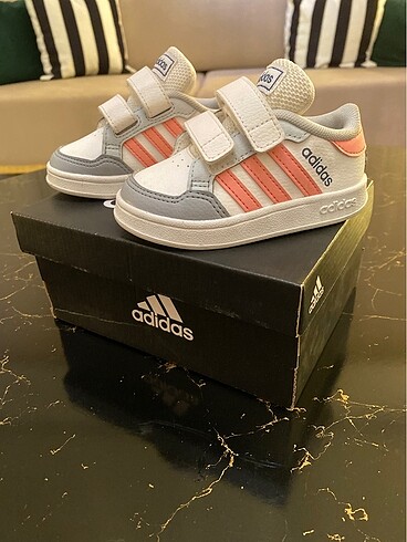 Adidas Spor Ayakkabı