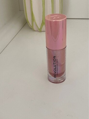 Revolution Shimmer Bomb Gloss Sparkle