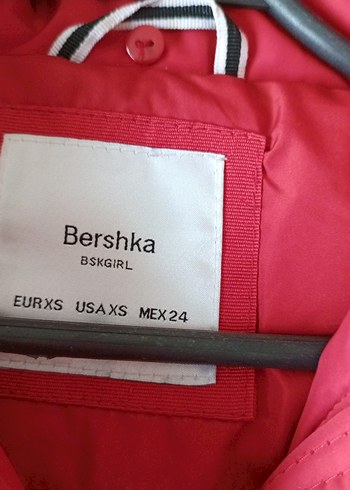 bershkaKürk Detaylı Pembe Kadın Kışlık Mont - Görsel 2