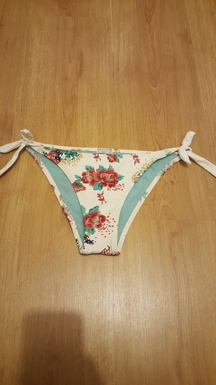 sıfır bikini altı