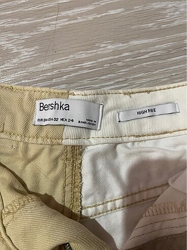 34 Beden camel Renk bershka bej beyaz şort