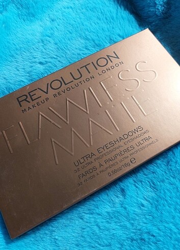Revolution Revolution Far Paleti