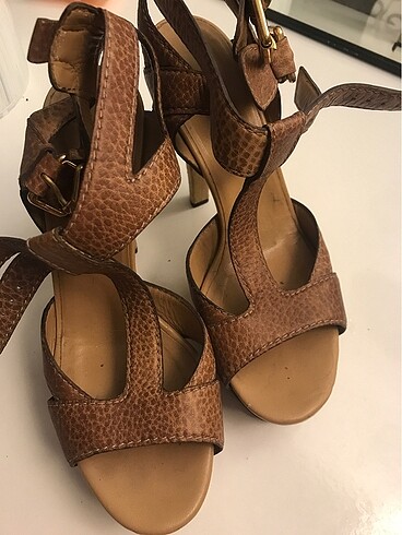 Gucci topuklu sandalet