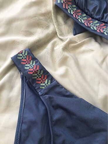 Victoria s Secret Lily and rose bikini takımı