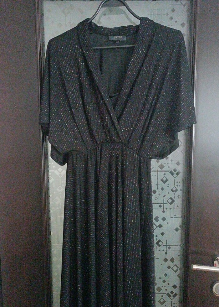 Koton marka parıltılı elbise - Görsel 4