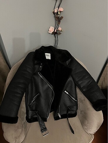 Zara Siyah Kürklü Mont