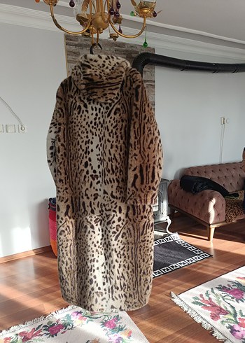 Leopar Desenli Kapüşonlu Kadın Uzun Peluş Mont - Görsel 4