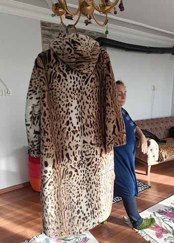 Leopar Desenli Kapüşonlu Kadın Uzun Peluş Mont - Görsel 5