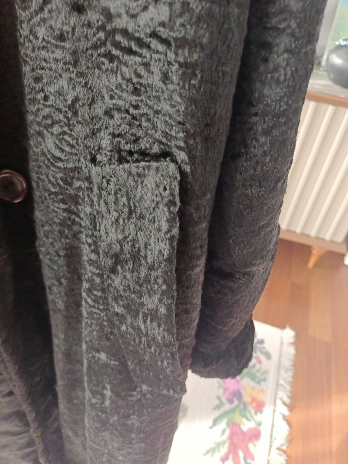 siyah astragan manto - Görsel 2