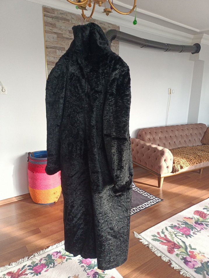 siyah astragan manto - Görsel 4