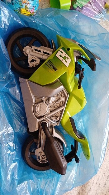 Oyuncak motor