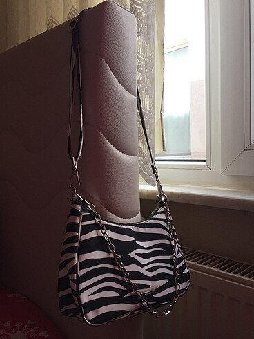 Bershka zebra desenli çanta