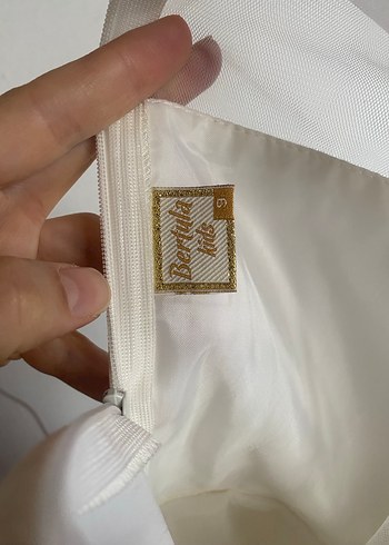 Kız Çocuk Beyaz Saten Pliseli Elbise - Görsel 6