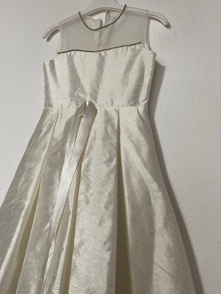 Kız Çocuk Beyaz Saten Pliseli Elbise - Görsel 3