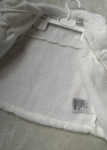 Kız Çocuk Beyaz Kürklü Düğmeli Ceket - Görsel 3