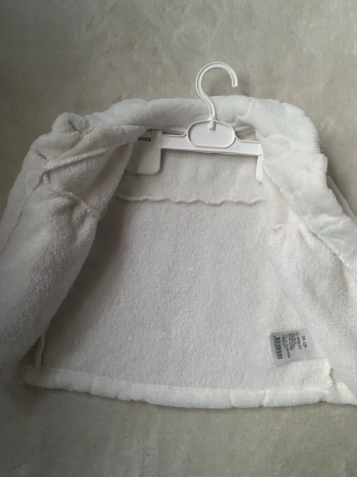 Kız Çocuk Beyaz Kürklü Düğmeli Ceket - Görsel 5