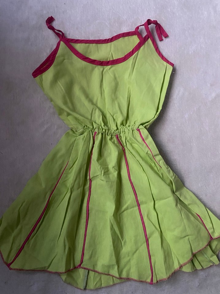Yeşil Pilili Kolsuz Kız Elbisesi - Görsel 2