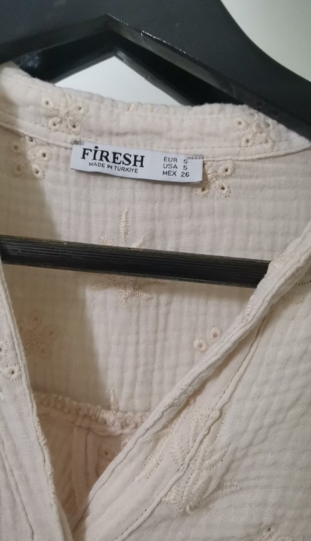 Düğmeli V Yakalı Kısa Kollu Keten Gömlek - Görsel 2