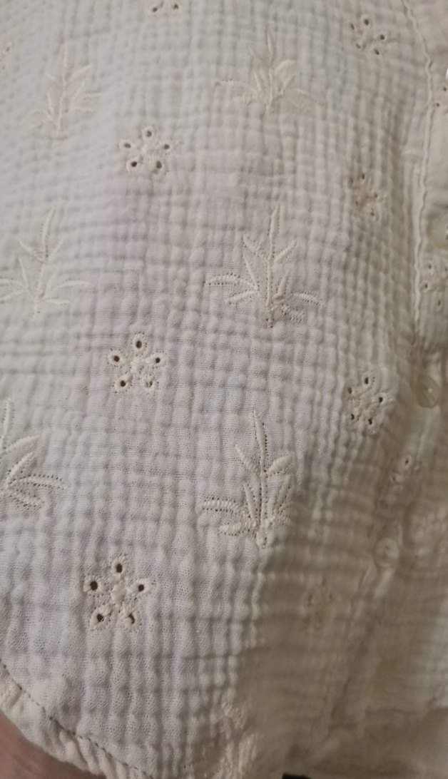 Düğmeli V Yakalı Kısa Kollu Keten Gömlek - Görsel 3