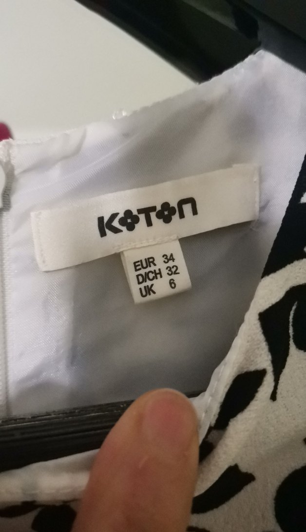 Yüksek Yakalı Pileli Desenli Uzun Elbise - Görsel 3