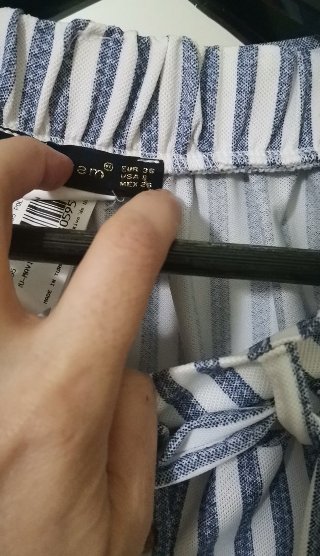 Düğmeli Beyaz Gri Çizgili Uzun Etek - Görsel 4