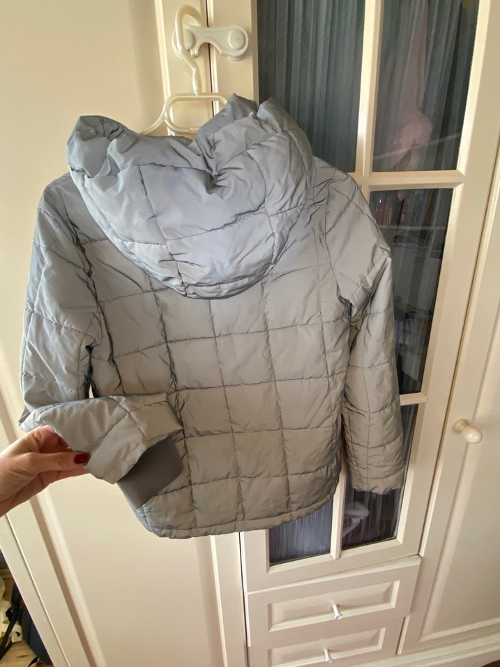 Gri Kapüşonlu Fermuarlı Kadın Kışlık Mont - Görsel 4