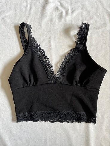 Siyah dantelli crop büstiyer bluz