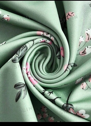 s Beden yeşil Renk Shein çiçekli üste yapısan elbise