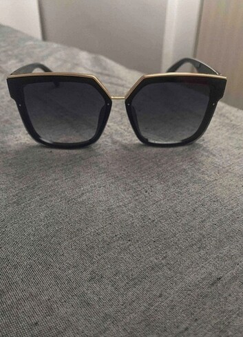 Miu Miu Kadın gold detay güneş gözlüğü