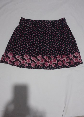 Pembe Çiçek Desenli Fırfırlı Mini Etek