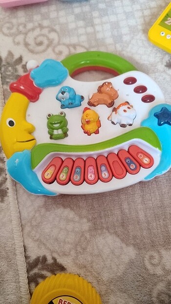Fisher Price Hayvanların seslerinin çıkarıyor
