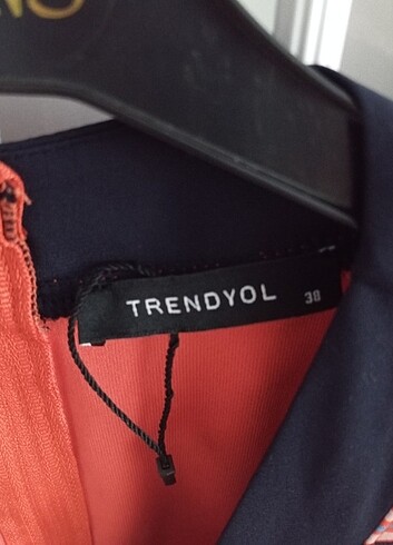 Trendyol & Milla Turuncu bel dekolteli elbise