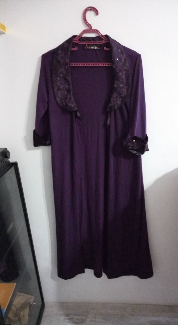 Uzun Mor Gotik Nakışlı Kadın Sabahlık - Görsel 4