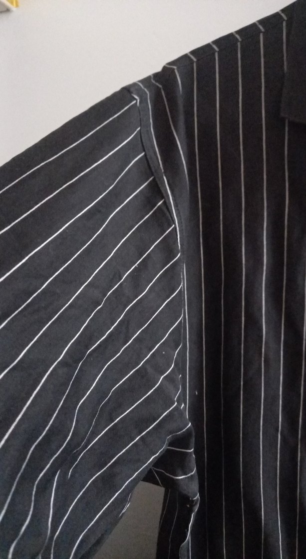 Çizgili Siyah tişört - Görsel 2
