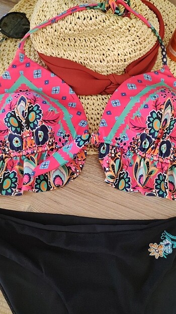 Penti bikini üstü 