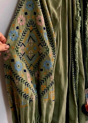 m Beden ZARA NAKIŞLI BLUZ