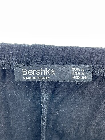 s Beden siyah Renk Bershka Mini Şort %70 İndirimli.